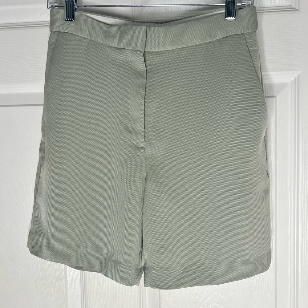Aritzia Babaton Short Shorts Short Pants Sz 6